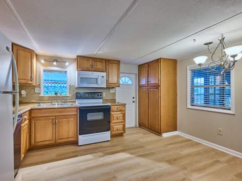 7965 SE Wren Avenue, Hobe Sound FL - photo 6 of 50