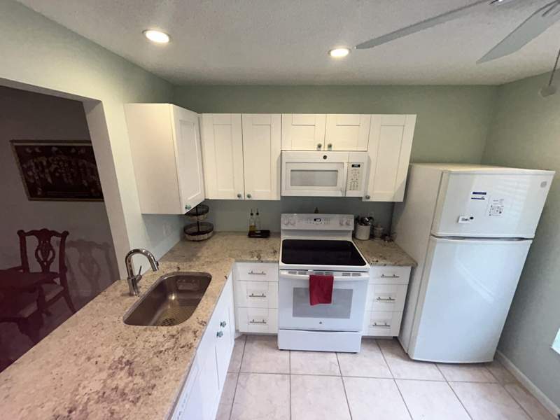 2 bedroom Condominium at 878 Worcester Lane, Covered Bridge Condo, Lake Worth — photo 4