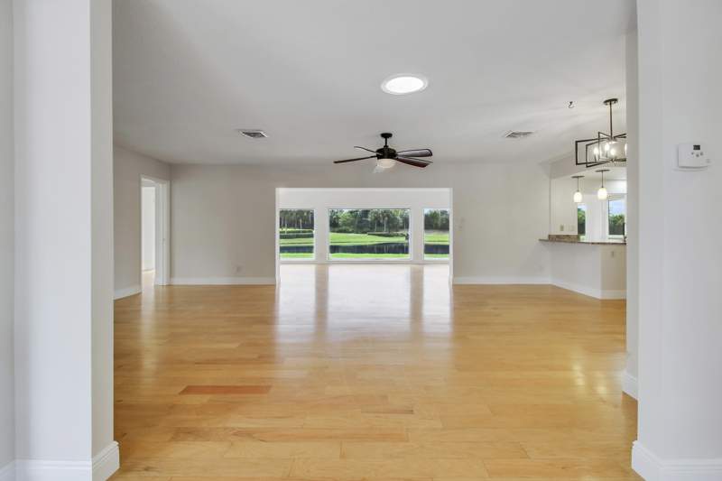 3 bedroom Single Family Residence at 442 French Royale Circle, French Royale Villas, Atlantis — photo 5