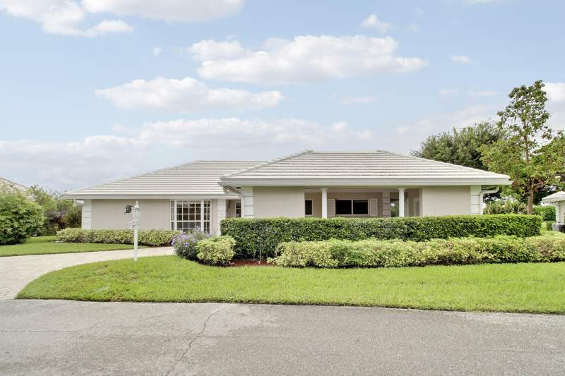 3 bedroom Single Family Residence at 442 French Royale Circle, French Royale Villas, Atlantis — photo 2