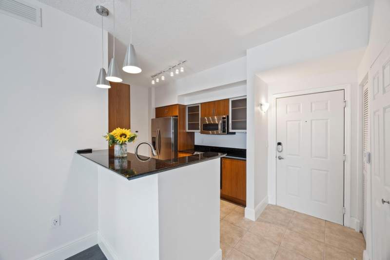 2 bedroom Condominium at 804 E Windward Way #621, Moorings At Lantana Condo 2, Lantana — photo 3