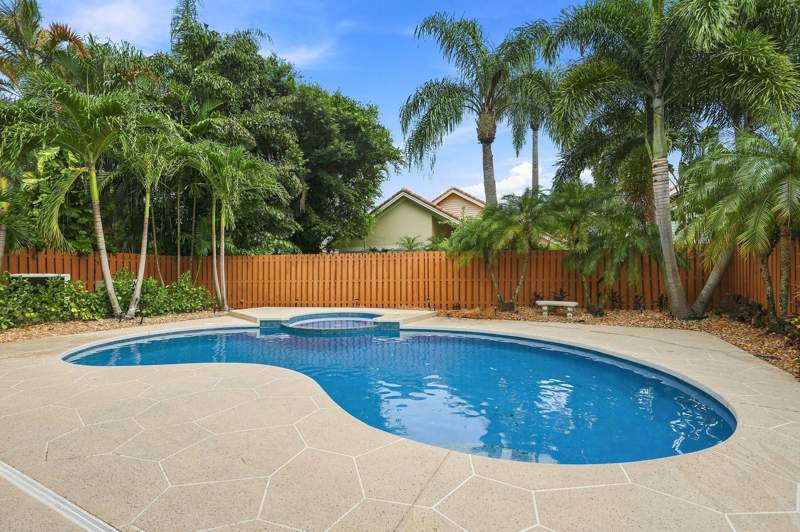 3 bedroom Single Family Residence at 6799 Augusta Court, Villas Of Ironhorse, West Palm Beach — photo 2