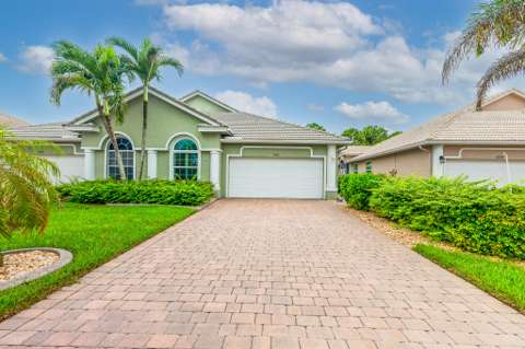 590 NW Red Pine Way, golf community for sale in Jensen Beach