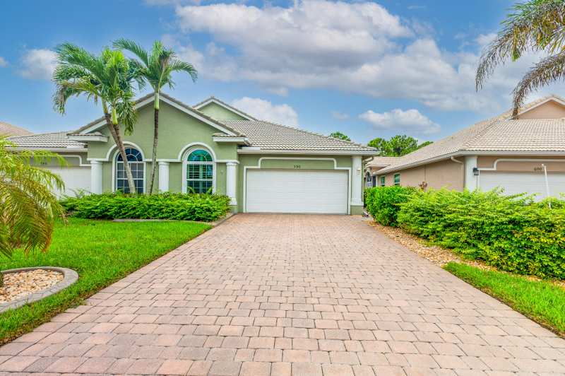 3 bedroom Villa at 590 NW Red Pine Way, Jensen Beach Country Club, Jensen Beach — photo 1