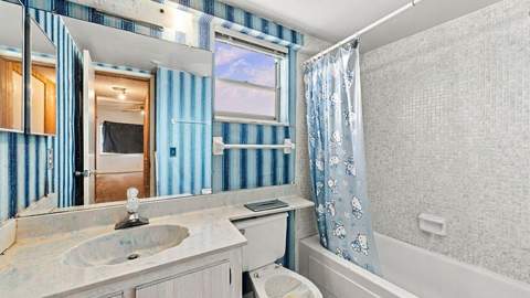 4311 Crystal Lake Drive #110, Deerfield Beach FL - photo 8 of 13