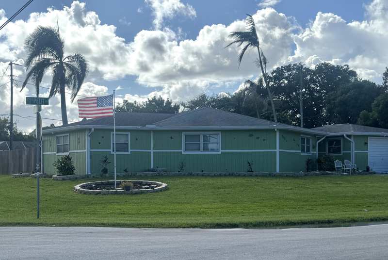 3 bedroom Single Family Residence at 1525 SE Holiday Road, South Port St Lucie Unit 5, Port St. Lucie — photo 1