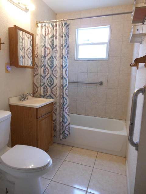 2829 Shawnee Road, West Palm Beach FL - photo 6 of 12