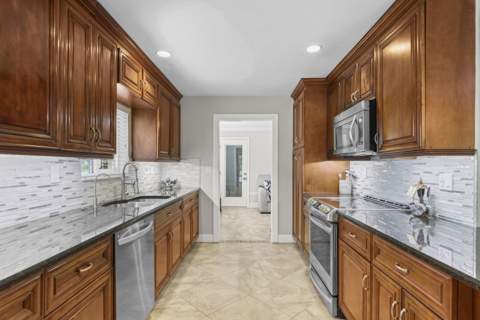 992 NW 83rd Drive, Coral Springs FL - photo 12 of 53