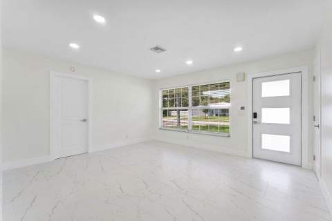 2350 Niki Jo Lane, Palm Beach Gardens FL - photo 8 of 24