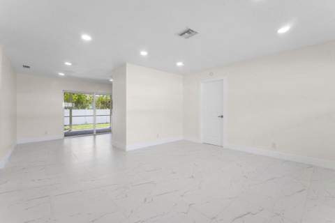 2350 Niki Jo Lane, Palm Beach Gardens FL - photo 10 of 24