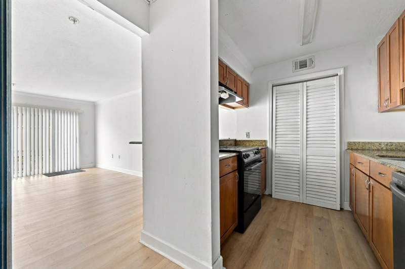 2 bedroom Condominium at 2303 N Congress Avenue #11, Boynton Landings Condo, Boynton Beach — photo 2
