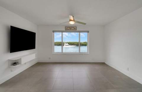 325 S Beach Road #210, Tequesta FL - photo 24 of 33