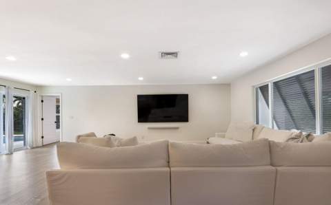 354 Country Club Drive, Tequesta FL - photo 15 of 43