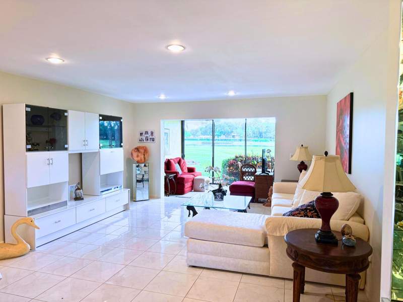 2 bedroom Condominium at 8410 Casa Del Lago #E, Fairways Of Boca Lago Condo, Boca Raton — photo 3