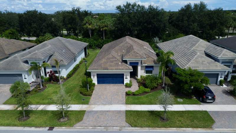 3 bedroom Single Family Residence at 12615 SW Sunrise Lake Terrace, Lakepark At Tradition Plat 3, Port St. Lucie — photo 4