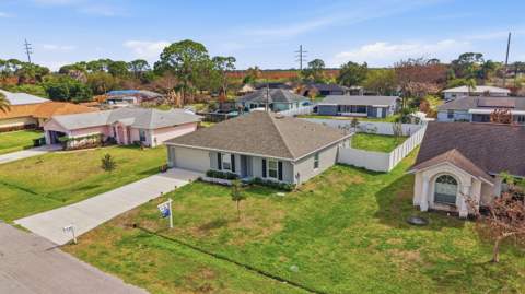 684 SE Crescent Avenue, Port St. Lucie FL - photo 21 of 41