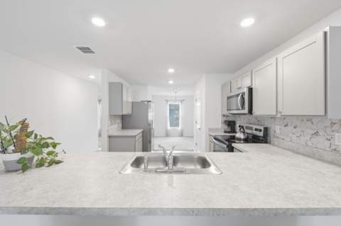 684 SE Crescent Avenue, Port St. Lucie FL - photo 8 of 41