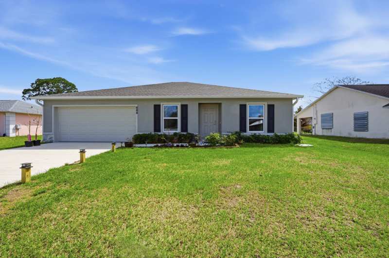 3 bedroom Single Family Residence at 684 SE Crescent Avenue, Port St Lucie Section 18, Port St. Lucie — photo 1