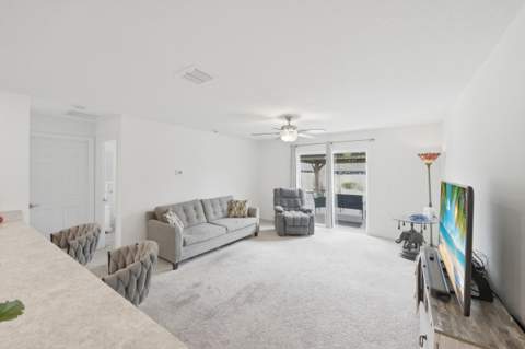 684 SE Crescent Avenue, Port St. Lucie FL - photo 16 of 41