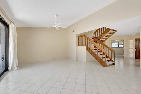 527 Prestwick Circle, Palm Beach Gardens FL - photo 14 of 42