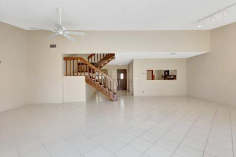 527 Prestwick Circle, Palm Beach Gardens FL - photo 13 of 42