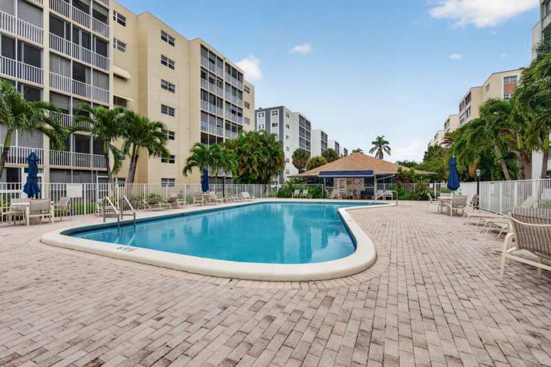 2 bedroom Condominium at 620 NE 12th Avenue #202, Meadowbrook Towers Condo F, Hallandale Beach — photo 1