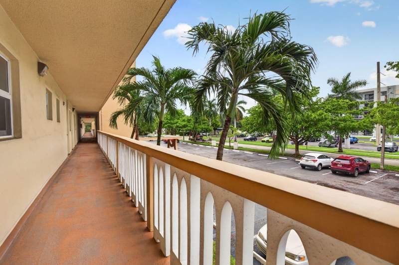 2 bedroom Condominium at 620 NE 12th Avenue #202, Meadowbrook Towers Condo F, Hallandale Beach — photo 3