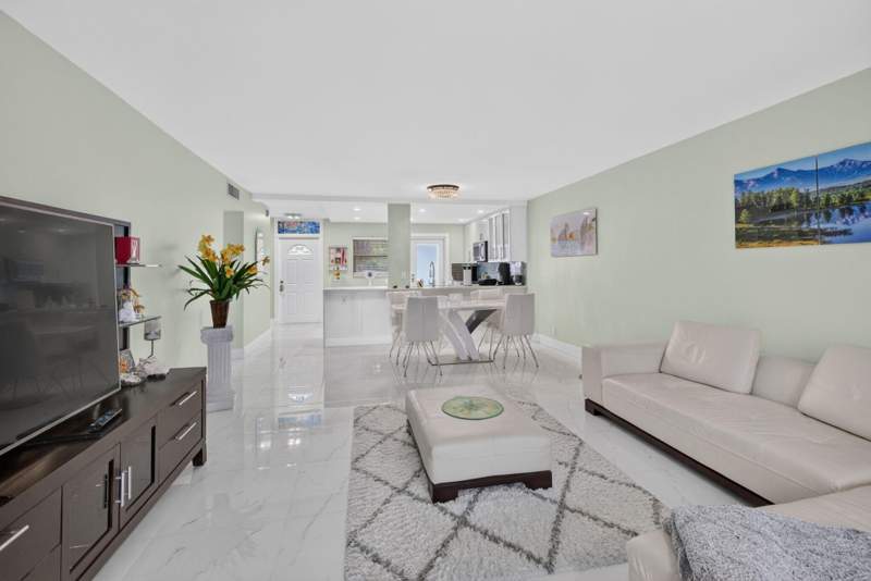 2 bedroom Condominium at 620 NE 12th Avenue #202, Meadowbrook Towers Condo F, Hallandale Beach — photo 4