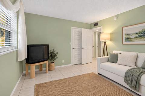 620 NE 12th Avenue #202, Hallandale Beach FL - photo 10 of 13