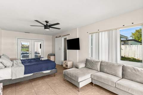 1121 N 66th Terrace, Hollywood FL - photo 13 of 28