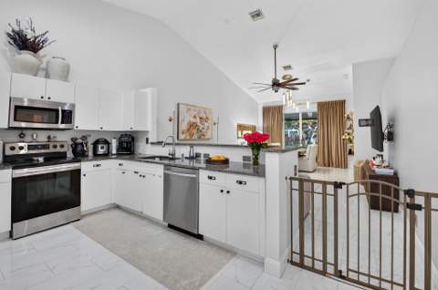8285 Via Di Veneto, Boca Raton FL - photo 19 of 38