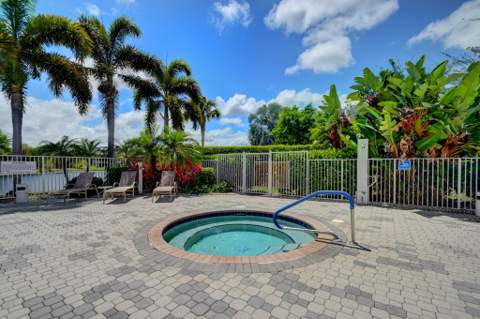 8285 Via Di Veneto, Boca Raton FL - photo 22 of 38