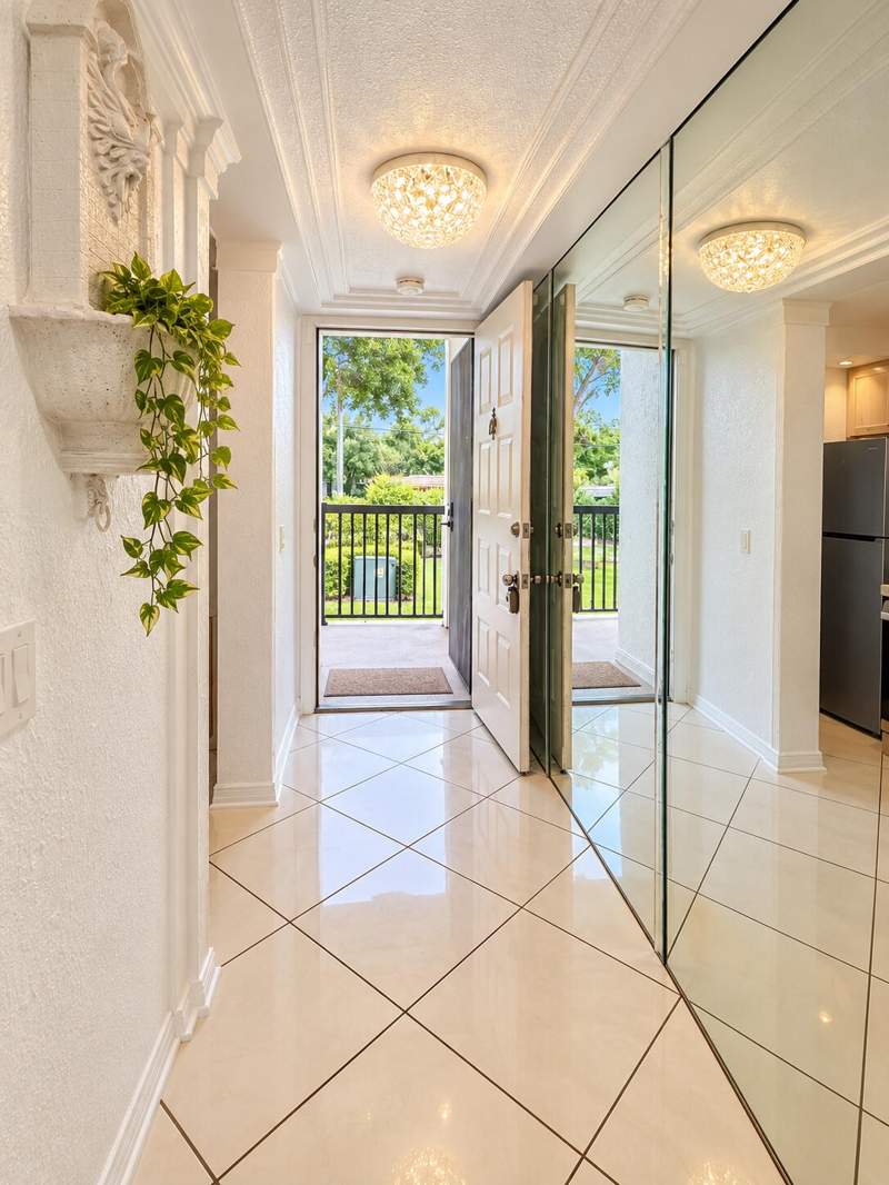 2 bedroom Condominium at 112 Lake Emerald Drive #203, Lake Emerald Condominium No, Oakland Park — photo 2