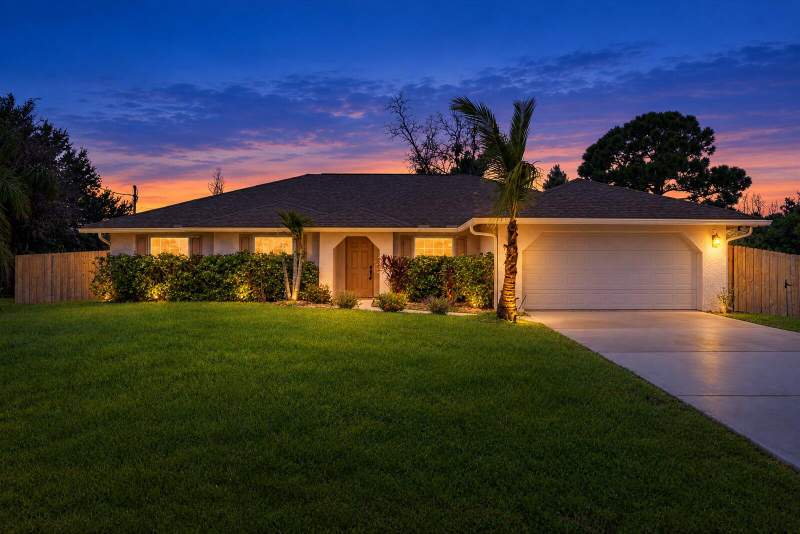 4 bedroom Single Family Residence at 5835 W Dooley Circle, Port St Lucie Section 46 1st Replat, Port St. Lucie — photo 2