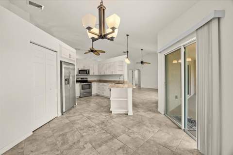 5835 W Dooley Circle, Port St. Lucie FL - photo 17 of 43