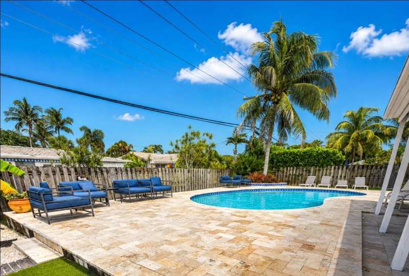 4 bedroom Single Family Residence at 438 SW 9th Avenue, Boca Raton Square Unit 1, Boca Raton — photo 1