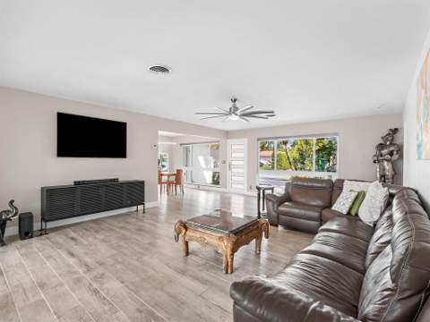 300 SE 10th Street, Pompano Beach FL - photo 8 of 42