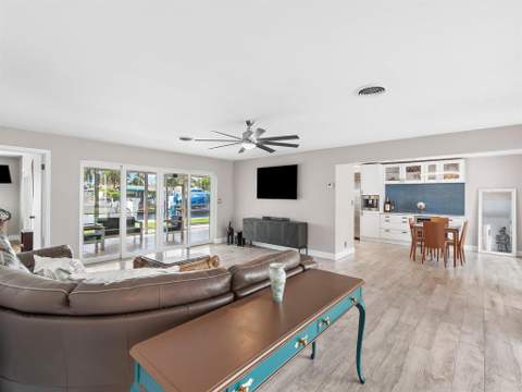 300 SE 10th Street, Pompano Beach FL - photo 7 of 42