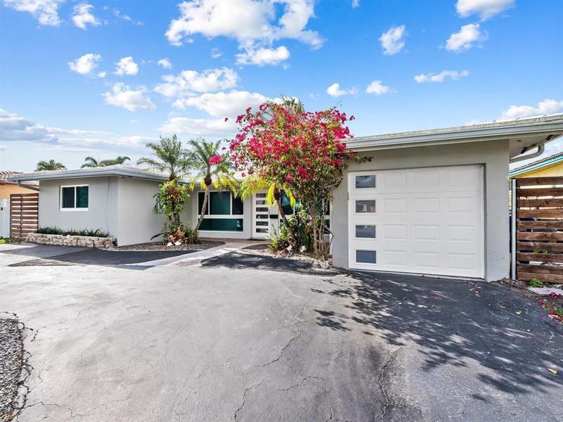 3 bedroom Single Family Residence at 300 SE 10th Street, Cypress Harbor 3rd Sec, Pompano Beach — photo 2