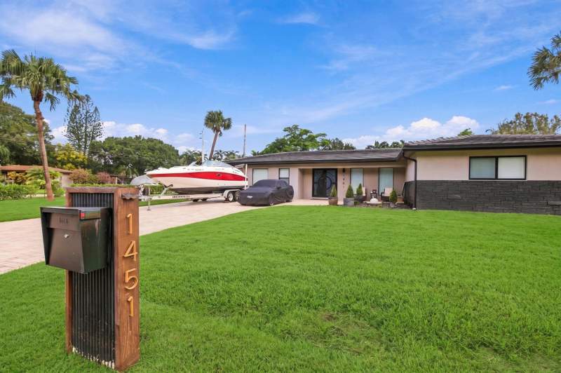 4 bedroom Single Family Residence at 1451 SW 13th Court, South Fork Estates 55-2 B, Fort Lauderdale — photo 5