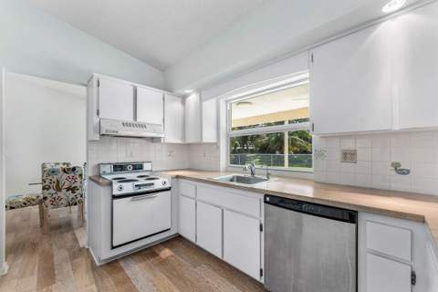 128 Sandpiper Avenue, Royal Palm Beach FL - photo 9 of 35