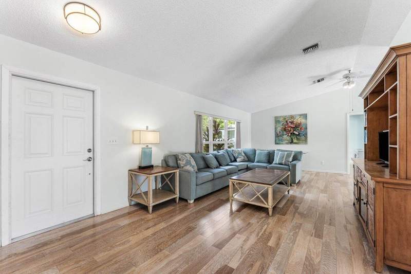 2 bedroom Single Family Residence at 128 Sandpiper Avenue, Willows, Royal Palm Beach — photo 4