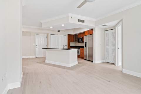 600 S Dixie Highway #636, West Palm Beach FL - photo 9 of 31