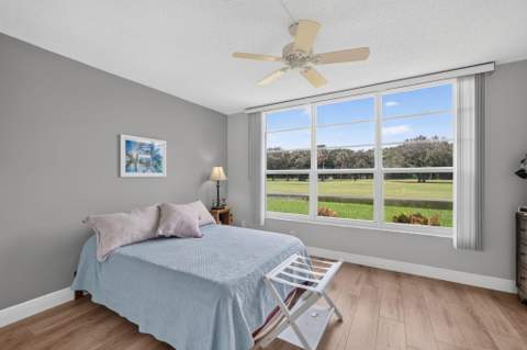 575 Oaks Lane #102, Pompano Beach FL - photo 22 of 40