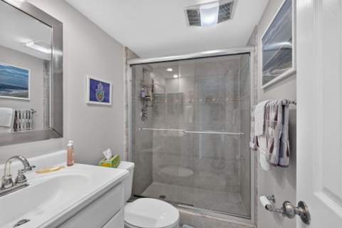 575 Oaks Lane #102, Pompano Beach FL - photo 23 of 40
