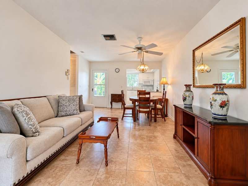1 bedroom Condominium at 2920 Crosley Drive #E, Cresthaven Villas 17 Condo, West Palm Beach — photo 1