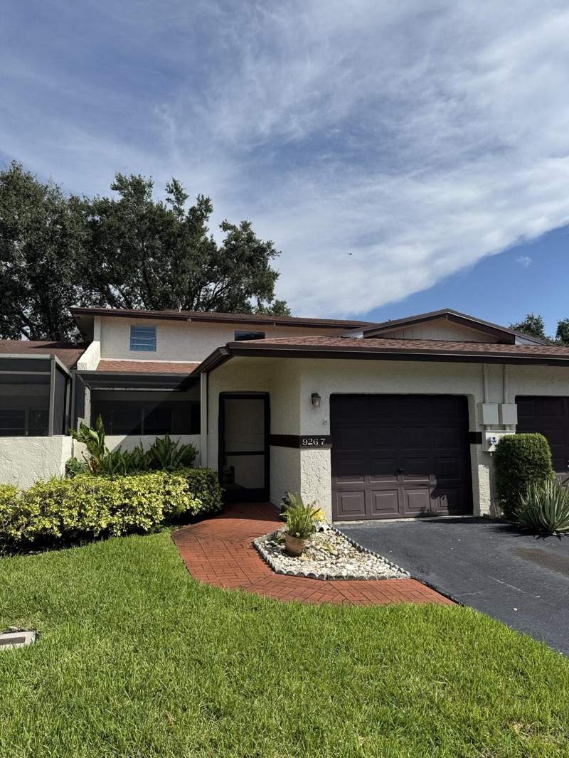 3 bedroom Townhouse at 9267 NW 61st Street, Patio Homes At Fairmont, Tamarac — photo 4