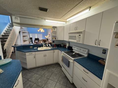 9267 NW 61st Street, Tamarac FL - photo 11 of 29
