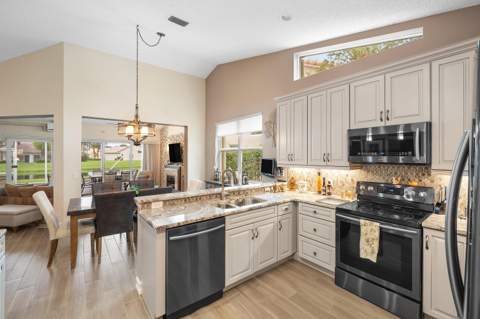 7208 Ashford Lane, Boynton Beach FL - photo 8 of 82