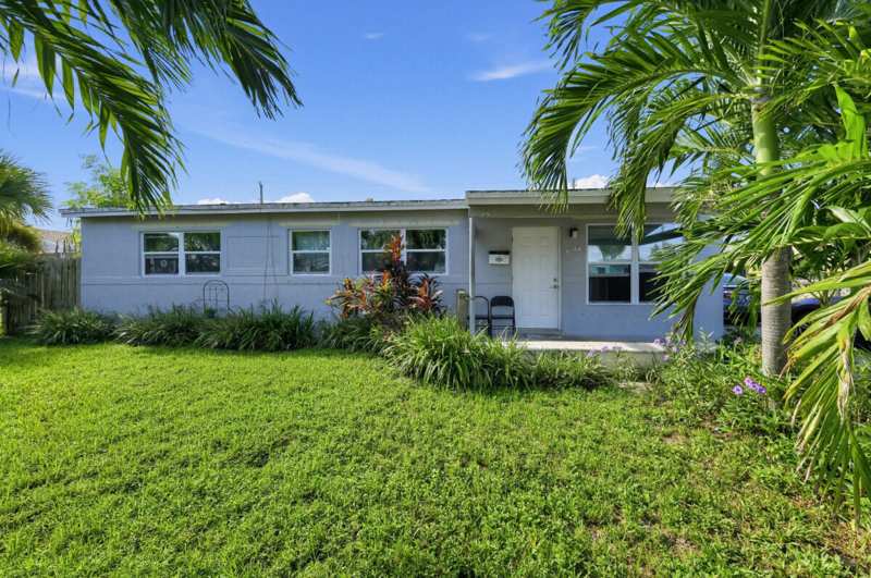 3 bedroom Single Family Residence at 1209 W 26th Court, Monroe Heights, West Palm Beach — photo 1
